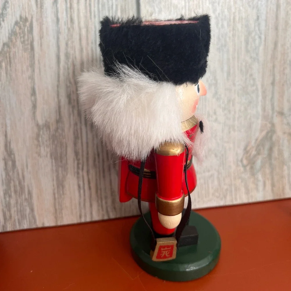 Vtg Wooden Soldier Nutcracker Red Uniform Faux Fur Hat Christmas Decor 7 Inch